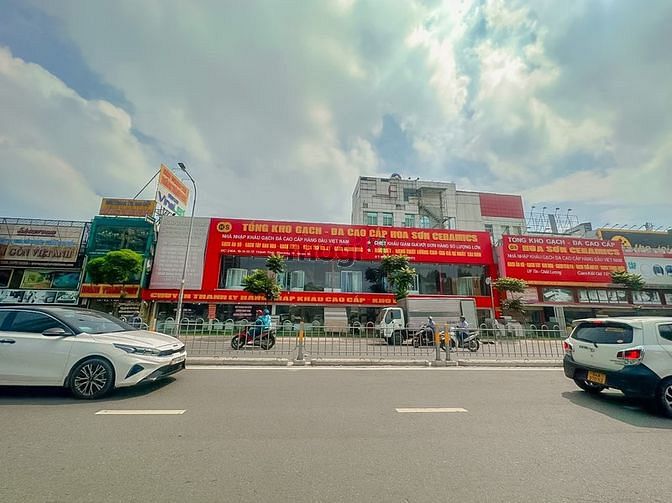 Hình ảnh Cho Thuê Nhà Mặt Tiền 218A Thành Thái, Quận 10