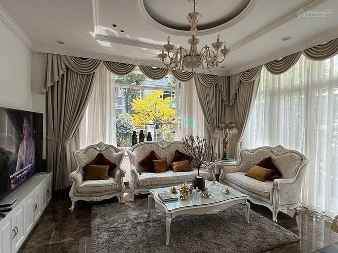 Hình ảnh Bán gấp BT Mỹ Phú 3 - đường nội khu, có thang máy giá 85 tỷ TL