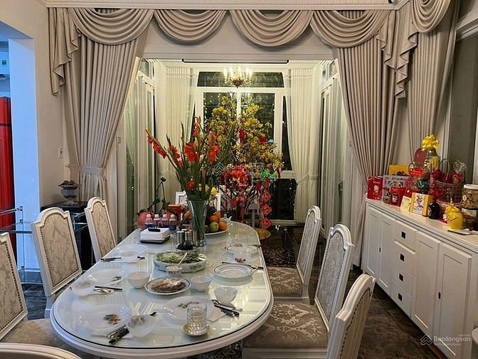 Hình ảnh Bán gấp BT Mỹ Phú 3 - đường nội khu, có thang máy giá 85 tỷ TL