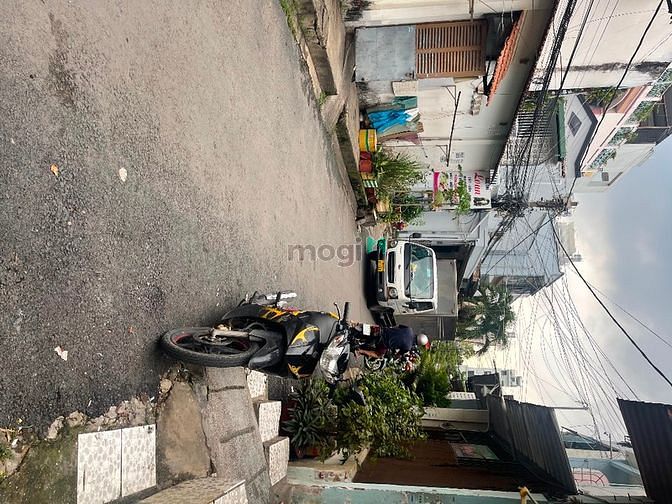 Hình ảnh Nhà thuê 1lầu 3 phòng ngủ Đường xe tải ( 10triệu )