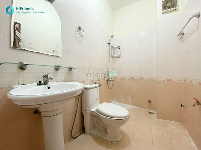 Hình ảnh CHO THUÊ CHDV FULL NOI THẤT , có máy giặt riêng , cửa sổ lớn