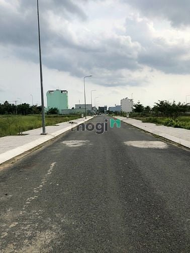 Hình ảnh Bán gấp nền đất 130m2. Đường nhựa 16m. Giá 1.6 tỷ, SHR