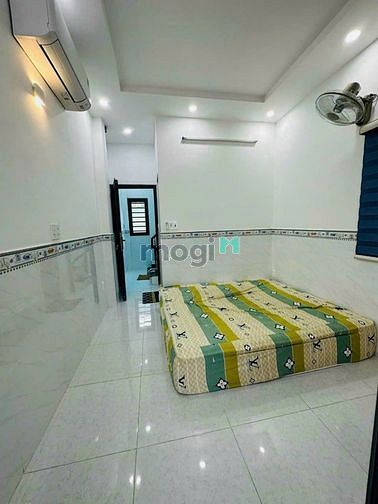 Hình ảnh Ở không hết dư 1 phòng lầu 3 cho thuê, khu Tên Lửa, 4x6m, sạch, mới