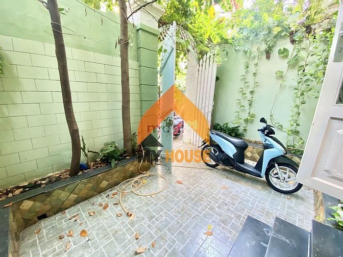 Hình ảnh Khoan khoan đợi tí nhà Thảo Điền 3lầu 3PN siêu rẻ.