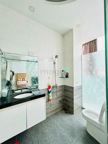 Hình ảnh Cho Thuê Nhà Nguyên Căn Phường Tân Thuận Tây