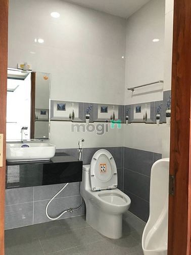 Hình ảnh Cho thuê MT Đ. Trường Chinh Q.Tân Bình, 7 lầu thang máy sàn suốt, PCCC