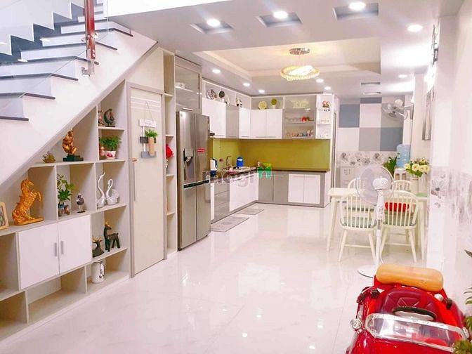 Hình ảnh nhà đẹp bình tân giáp tân phú. 5 tầng. giá nhỉnh 5ty