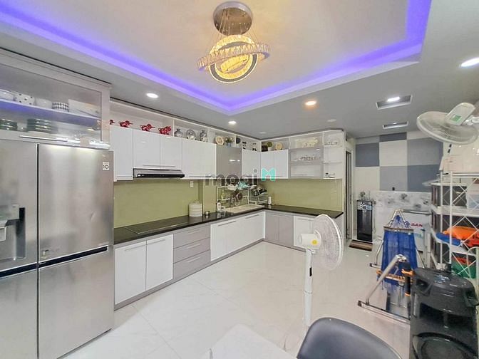 Hình ảnh nhà đẹp bình tân giáp tân phú. 5 tầng. giá nhỉnh 5ty