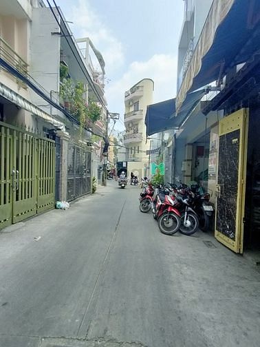 Hình ảnh Chỉ hơn 7 tỷ, Lạc Long Quân, Tân Bình, 53m², 3 Lầu, 4 PN, hxh