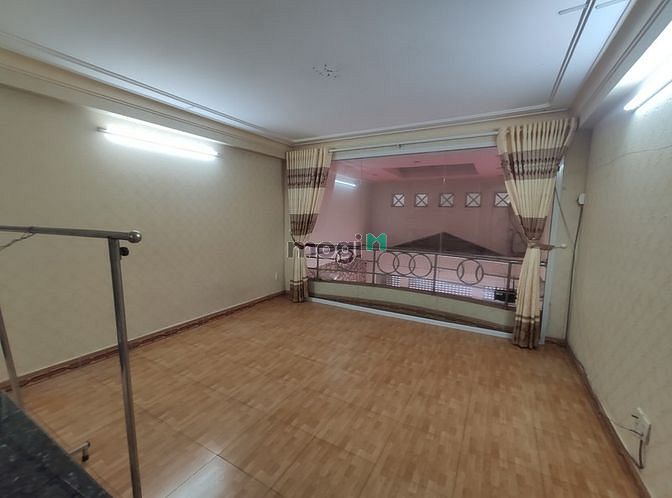 Hình ảnh Nhà Nguyên Căn MT đường Tạ Quang Bửu (4x16.5m) P.5, Q.8 Vỉa Hè Lớn 5m