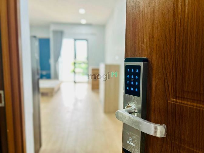 Hình ảnh Cho thuê CHDV full nội thất cao cấp giáp Q1