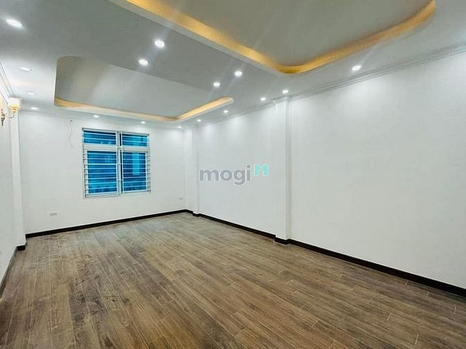 Hình ảnh Chính chủ b.á.n nhà Tôn  Đức Thắng – Đống Đa. Diện tích 40m2, 5tầng, m