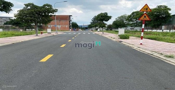 Hình ảnh Cần bán lô đất ngay cổng sân bay Long Thành