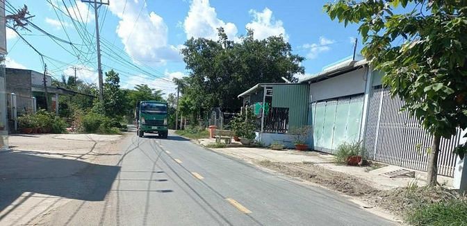 Hình ảnh Đất ngộp, chủ nợ bank ,cần bán gấp lô đất, sổ riêng,Đức Hòa, Long An