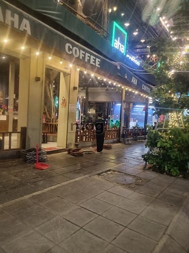 Hình ảnh Cho Thuê Nhà Kinh Doanh Mặt Phố Đội Cấn 45tr