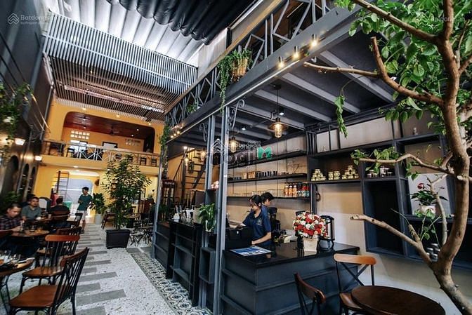 Hình ảnh MT ngay chung cư khu K300, Tân Bình