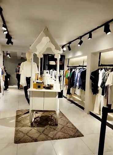 Hình ảnh Cho thuê nhà MT đường Hậu Giang sát Chợ Lớn