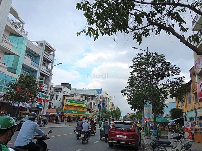 Hình ảnh Cho thuê nhà MT đường Hậu Giang sát Chợ Lớn