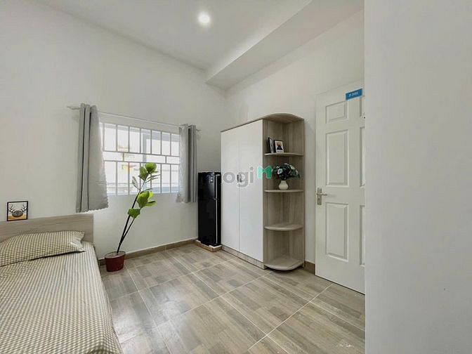 Hình ảnh Toà nhà thang máy, phòng cửa sổ ánh nắng, ngay chợ Bà Chiểu