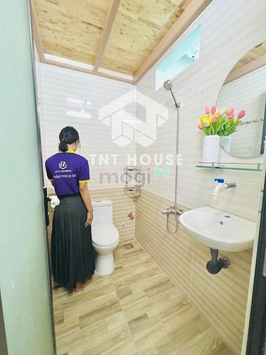 Hình ảnh Cho thuê Duplex mới xây ngay Lê Trọng Tấn - Cách HUIT 300m.