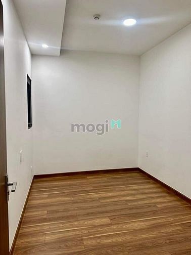 Hình ảnh Kẹt tiền bán gấp Căn 2PN Q7 View Hồ Bơi  [Q7 Riverside Complex - 2PN -