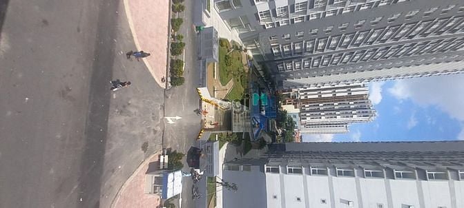 Hình ảnh Cho thuê nhà MT ngay kdc Bình Phú Q.6