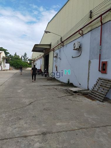Hình ảnh Cho thuê Kho Xưởng 2200/2500m2, giá tr/th, đường Container 40F.