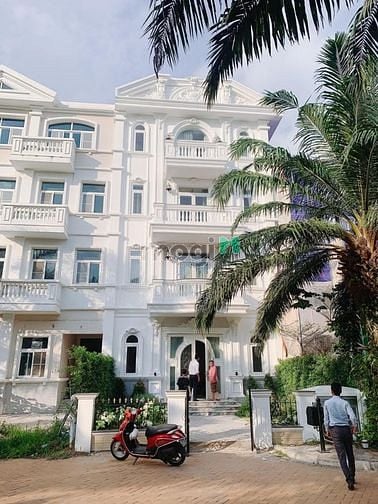 Hình ảnh Cần bán biệt thự Chateau, PMH, Q.7