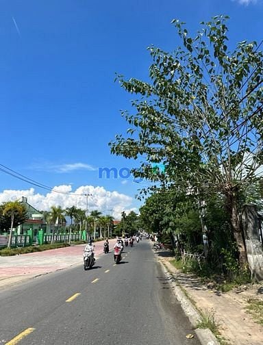 Hình ảnh Bán đất cách sân bay Đà Nẵng 15 phút lô 240m2 ngang12 chỉ Cần 550TR