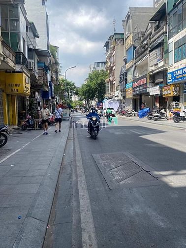 Hình ảnh Mặt phố nguyễn khuyến- Đống Đa, 30m,3 tầng giá 13.5 tỷ có TL