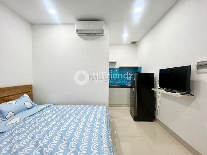 Hình ảnh New 100% CHDV full nội thất - Bancol máy giặt riêng- Thang máy -35M2