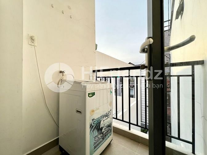 Hình ảnh New 100% CHDV full nội thất - Bancol máy giặt riêng- Thang máy -35M2