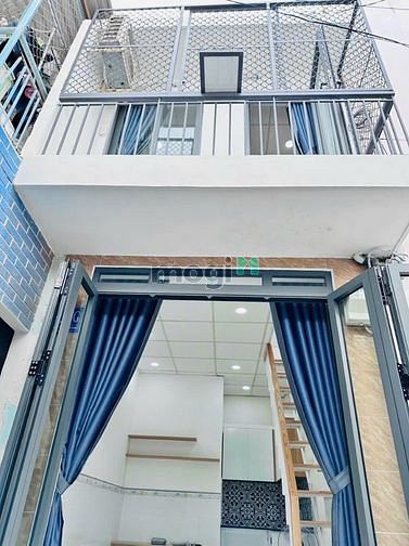 Hình ảnh bán nhà trung tâm Bình Thạnh, giá chỉ 2 tỷ, hẻm xe hơi