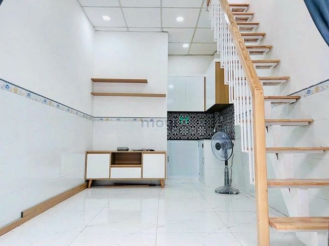 Hình ảnh bán nhà trung tâm Bình Thạnh, giá chỉ 2 tỷ, hẻm xe hơi