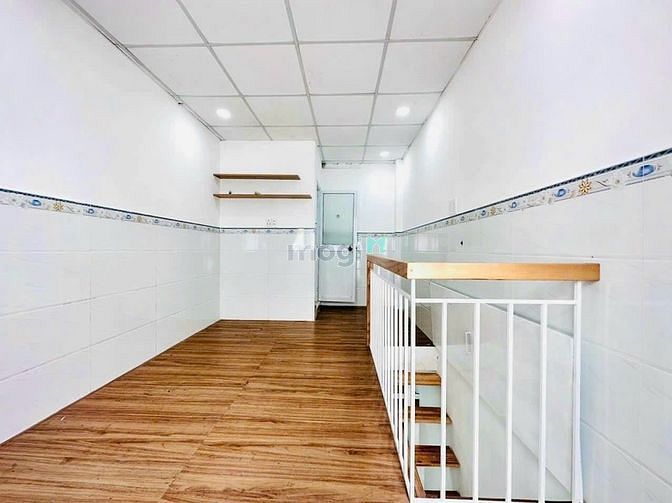 Hình ảnh bán nhà trung tâm Bình Thạnh, giá chỉ 2 tỷ, hẻm xe hơi