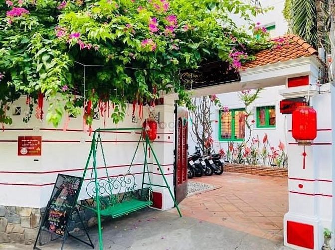 Hình ảnh Cho thuê Villa Sân vườn Phan Đăng Lưu, P7, Phú Nhuận