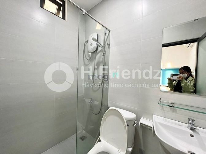 Hình ảnh New 100% CHDV full nội thất - Bancol máy giặt riêng- Thang máy -35M2
