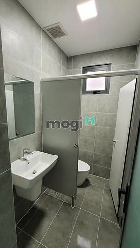 Hình ảnh Cho thuê nhà mới xây Phường 2, Tân Bình. DTSD: 700m2.