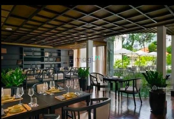 Hình ảnh Cho thuê Biệt Thự căn góc mặt tiền Phạm Ngọc Thạch, Quận 3.