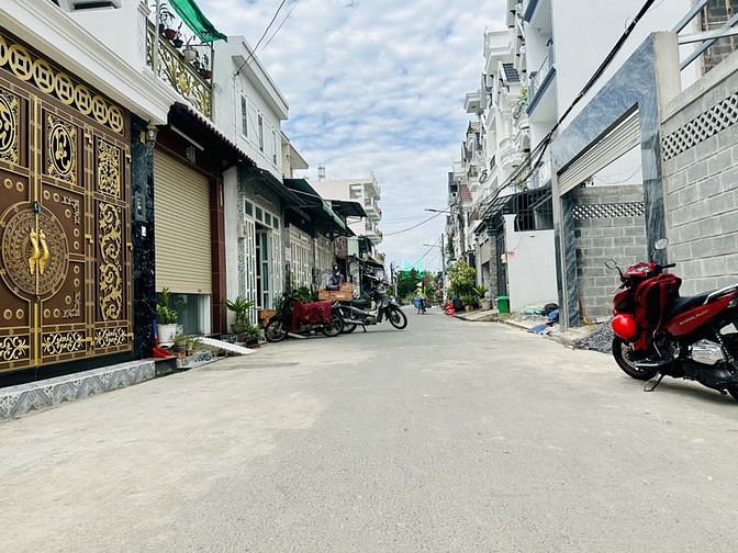 Hình ảnh Nhà khu vip bình tân giáp tân phú - 71m2