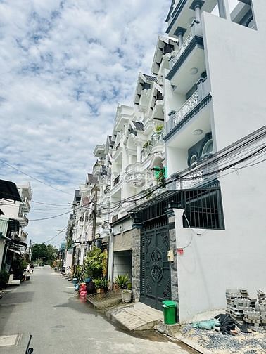 Hình ảnh Nhà khu vip bình tân giáp tân phú - 71m2