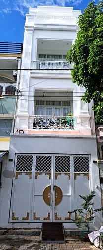 Hình ảnh Cho thuê nhà hẻm xe tải thông tứ phía 46/12A Tân Cảng, Bình Thạnh