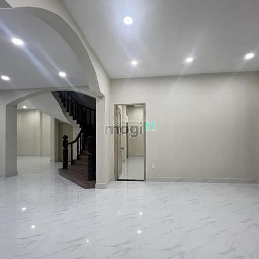Hình ảnh Cho thuê biệt thự Phường Bình An Quận 2 DT 13.2x18m DTS 450m2 trệt 2L