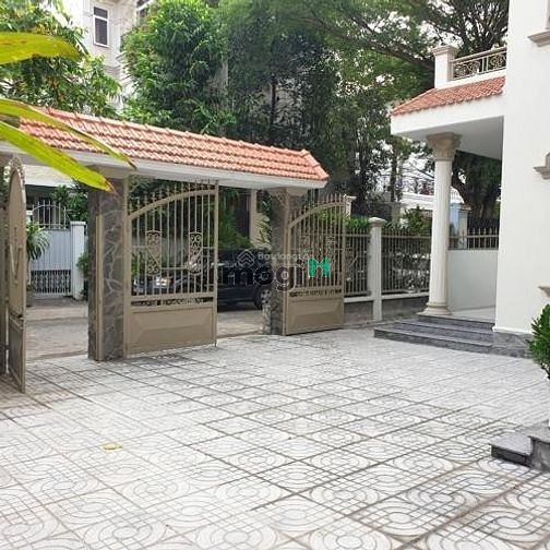 Hình ảnh Cho thuê biệt thự Phường Bình An Quận 2 DT 13.2x18m DTS 450m2 trệt 2L
