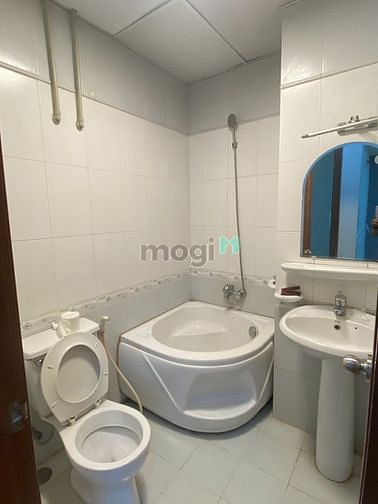 Hình ảnh cho thuê văn phòng kế bên kho bạc nhà nc Quận 1