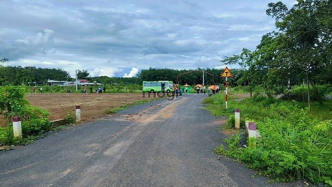 Hình ảnh [ ĐẤT NGỘP GIẢM HƠN 50% ] Bán Gấp Đất Mặt Tiền, Sổ Sẵn Bình Phước