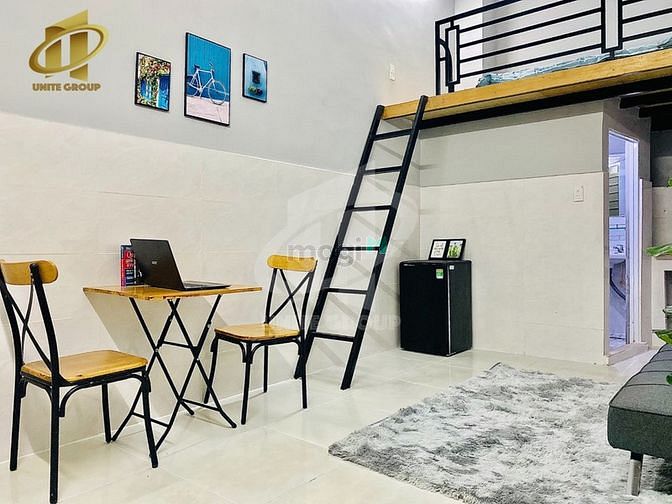Hình ảnh Duplex đầy đủ tiện nghi có cửa sổ gần sân bay