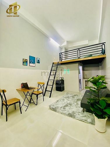 Hình ảnh Duplex đầy đủ tiện nghi có cửa sổ gần sân bay