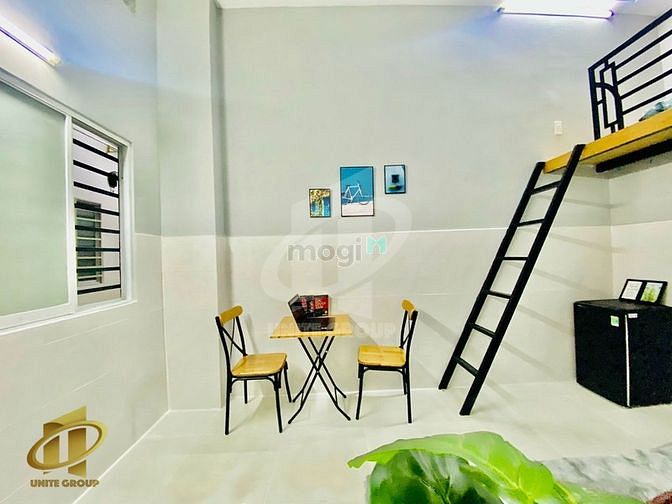 Hình ảnh Duplex đầy đủ tiện nghi có cửa sổ gần sân bay