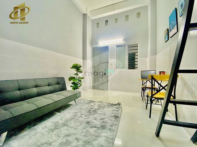 Hình ảnh Duplex đầy đủ tiện nghi có cửa sổ gần sân bay